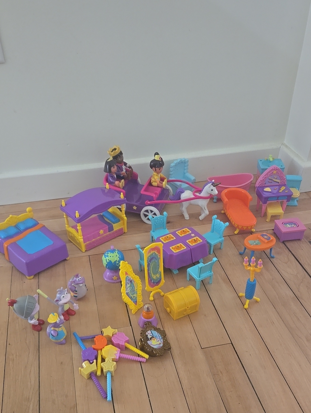 Large Lot of Vintage Y2K Dora The Explorer Toys